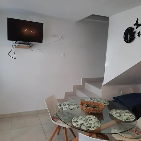 Apartment In Mit Terrasse Und Garten *